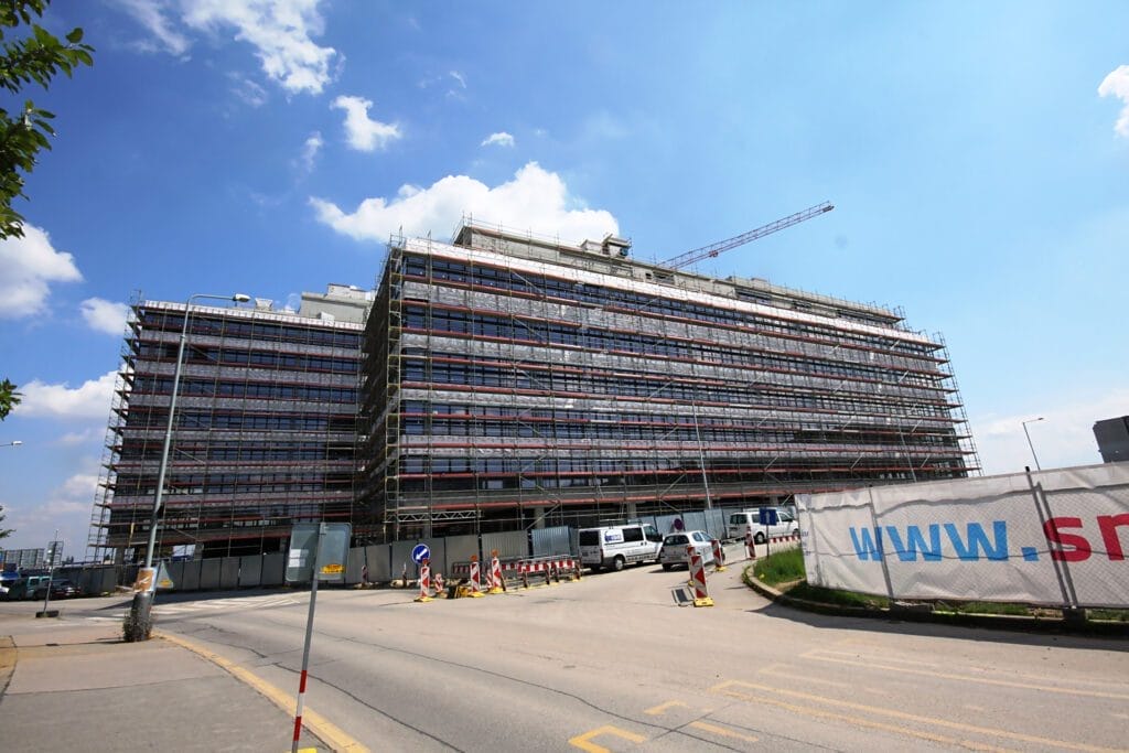 Metronom Business Center, Praha 5 - fasádní lešení