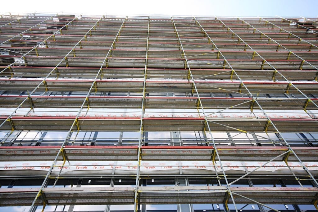Metronom Business Center, Praha 5 - fasádní lešení