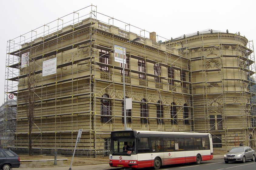 Muzeum hlavního města Prahy - fasádní lešení