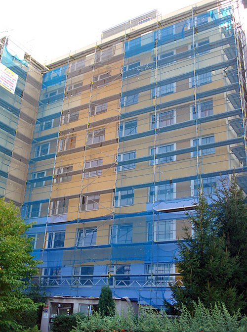 Zateplení panelového domu Majerského, Praha - fasádní lešení
