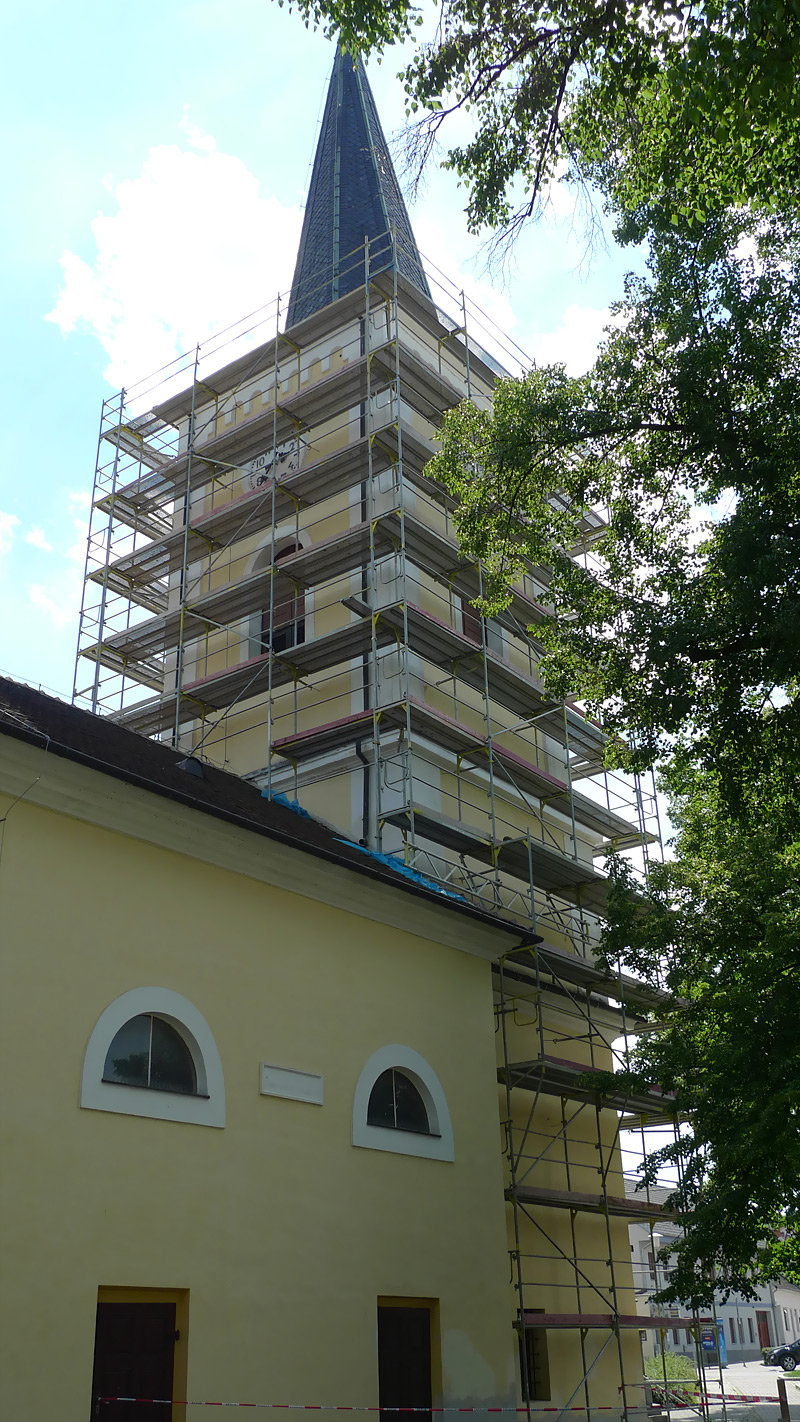 Kostel Brno Bystrc - fasádní lešení, půjčovna lešení