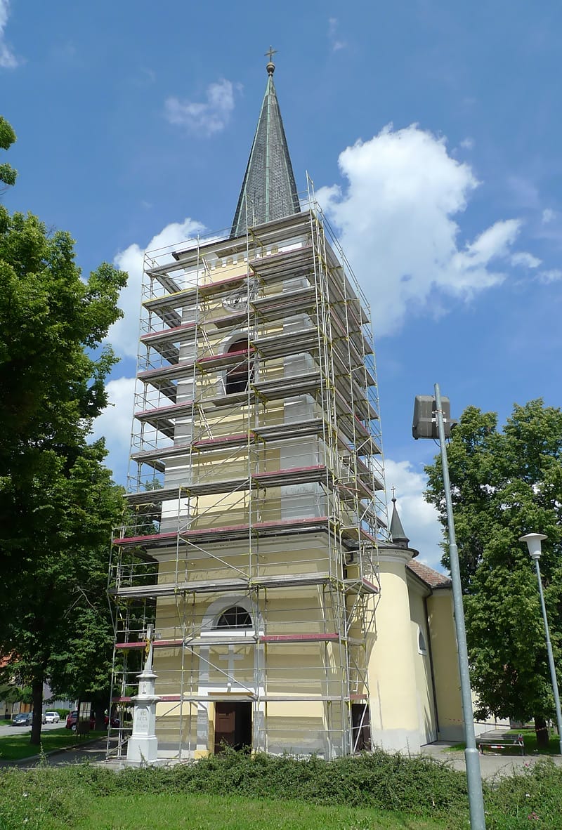 Kostel Brno Bystrc - fasádní lešení, půjčovna lešení