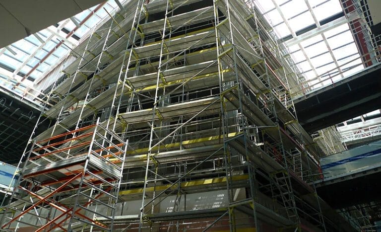 Galerie Šantovka Olomouc – fasádní a modulové lešení ALFIX